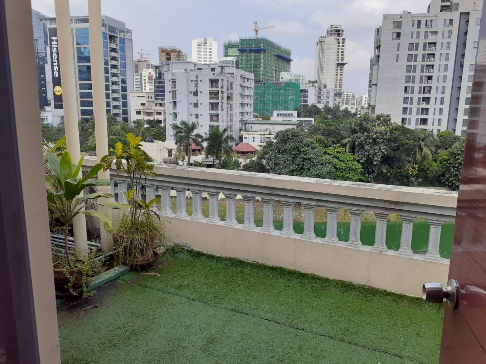 Amazon Lilly Lake View Residence Дакка Экстерьер фото